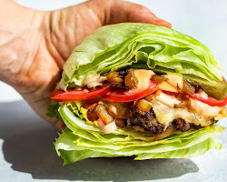 Lettuce-wrapped burger