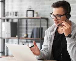 call center agent talking to a customer