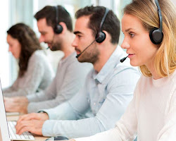 call center agent using a computer