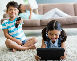 child addicted to screens